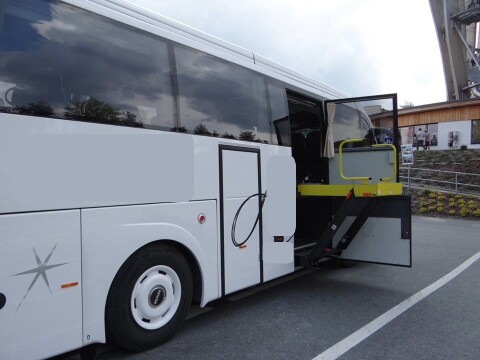 Pullman Gran Turismo MAN Barbi FD039CB con pedana 1